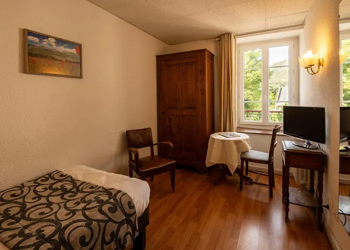 Logis Hotel - Le Col De L\'Arc
